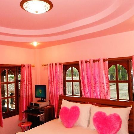 Suksomjai Hotel Rayong Pokoj fotografie