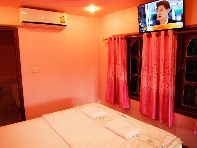 Suksomjai Hotel Rayong Pokoj fotografie