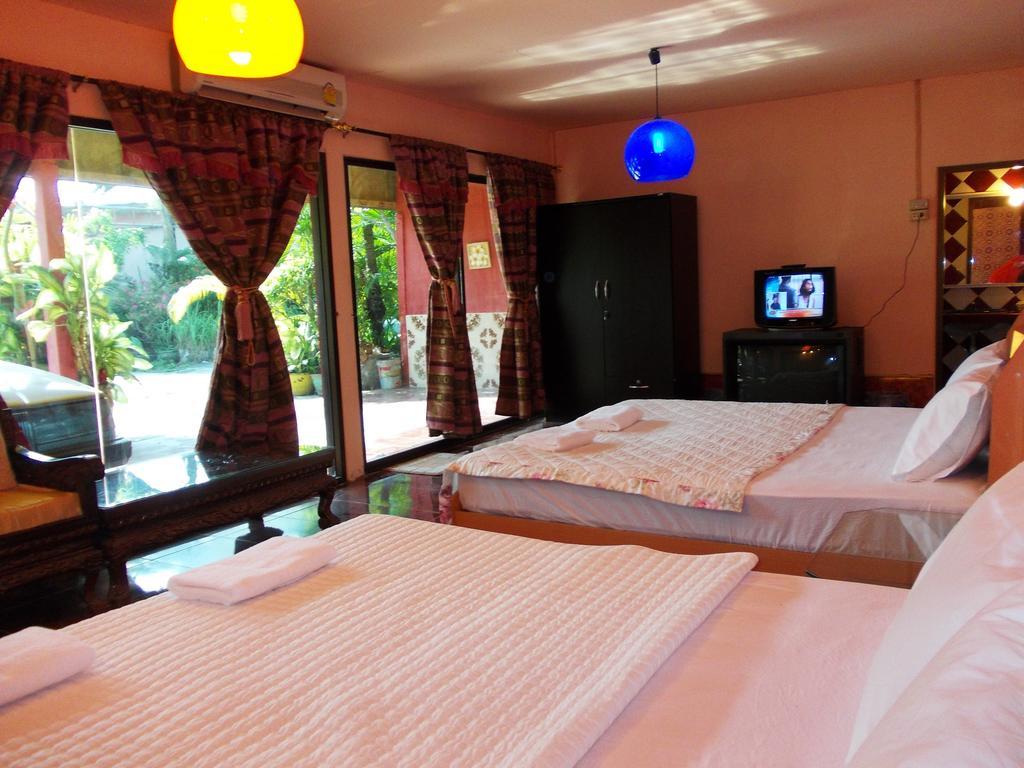 Suksomjai Hotel Rayong Pokoj fotografie